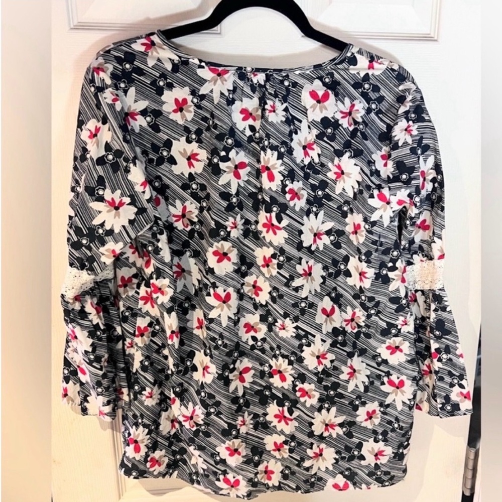 Tommy Hilfiger Women's Boho Floral Blouse Size Large - Picture 3 of 4
